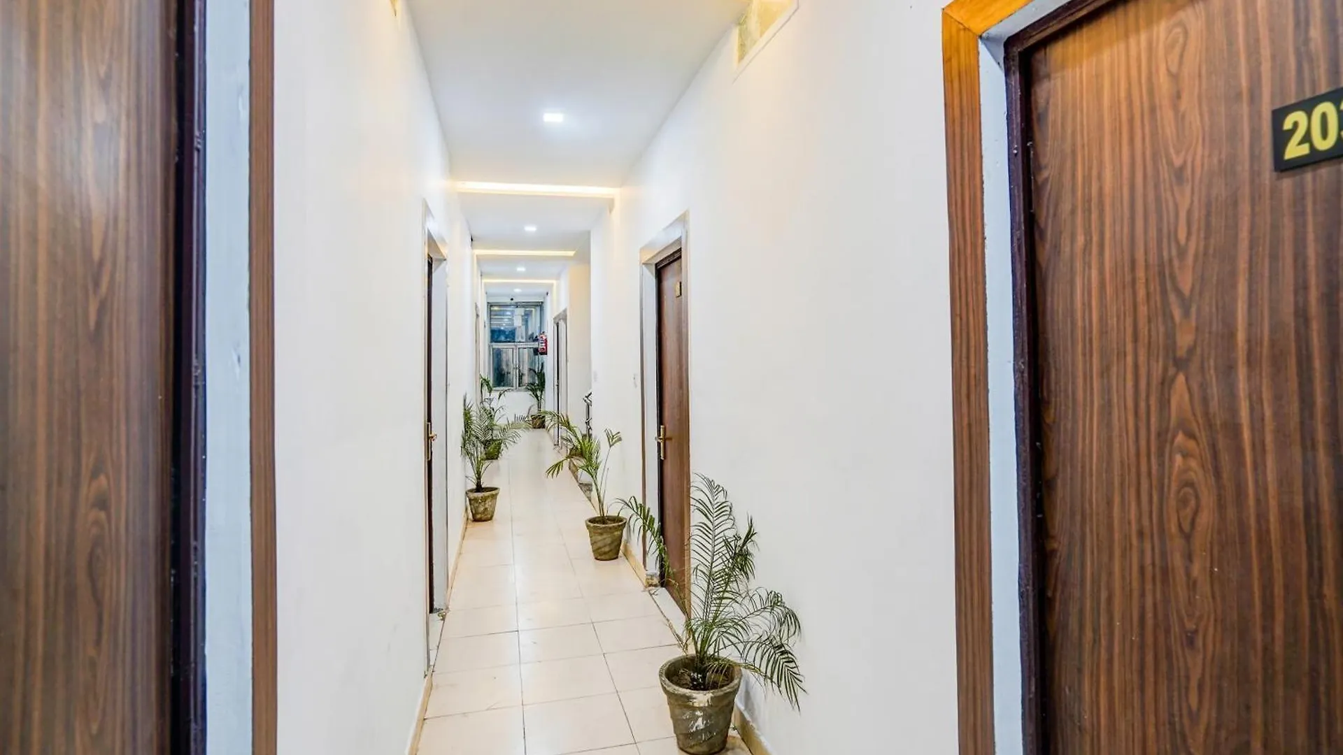 ***  Hotel O Taj Villa & Rooftop Restaurant Agra India